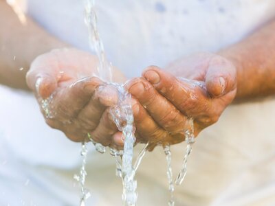 Händewaschen für eine hygienische Pflege
